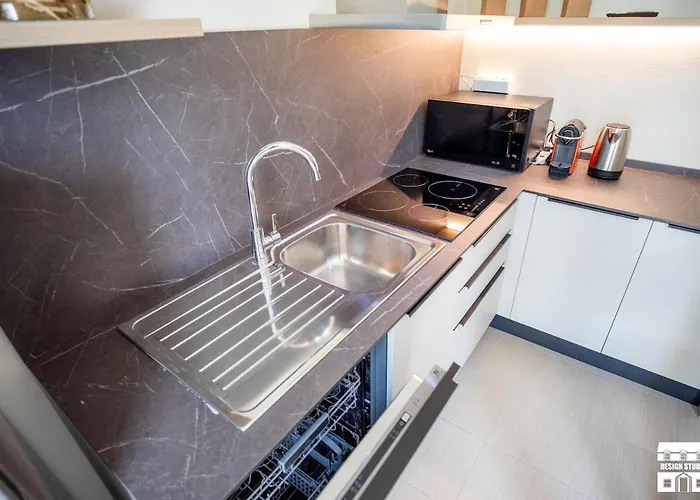 Grabbia 5 By Design Apartment